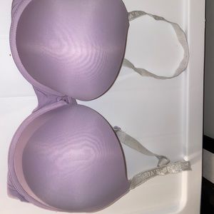 Victoria’s Secret 38D Bra